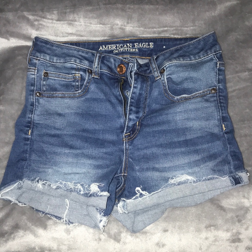 BLUE JEAN SHORTS